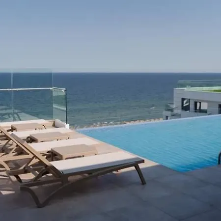 Infinity Aparthotel- Five Star Pool & 3*