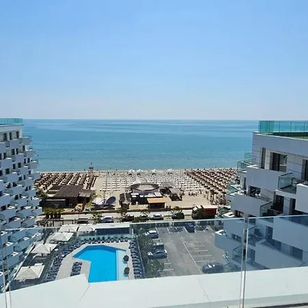Infinity Aparthotel- Five Star Pool & Apartman
