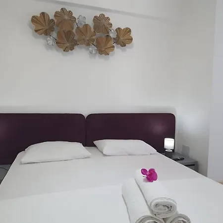 Infinity Aparthotel- Five Star Pool & Apartman