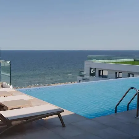 Infinity Aparthotel- Five Star Pool & Apartman 3*