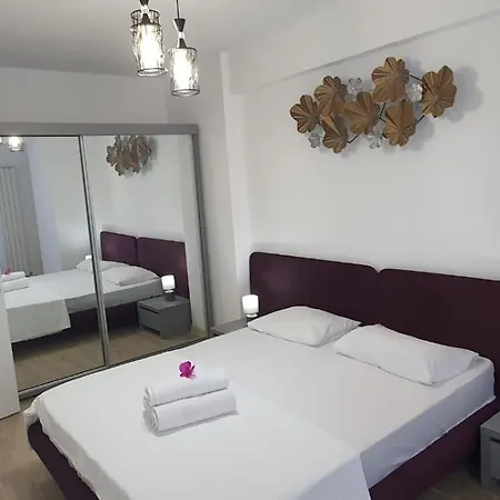 Infinity Aparthotel- Five Star Pool & Apartman Năvodari