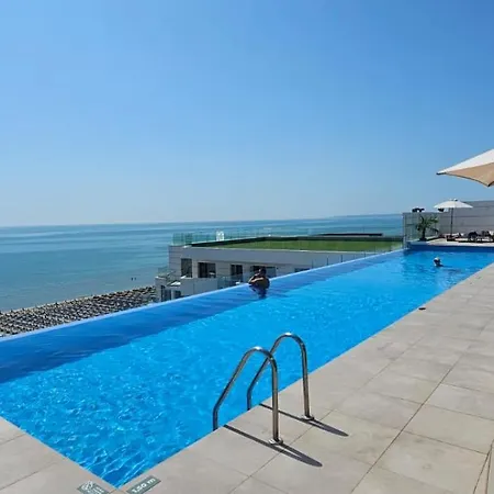 Infinity Aparthotel- Five Star Pool & Apartman 3*