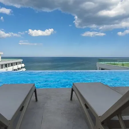 Infinity Aparthotel- Five Star Pool & 3* Năvodari