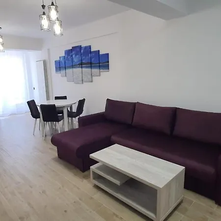Infinity Aparthotel- Five Star Pool & 3* Năvodari