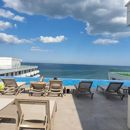 Infinity Aparthotel- Five Star Pool &