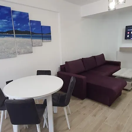Apartman Infinity Aparthotel- Five Star Pool &
