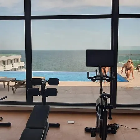Infinity Aparthotel- Five Star Pool & Apartman Năvodari