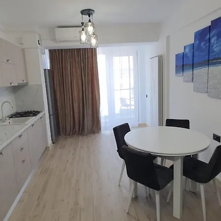 Infinity Aparthotel- Five Star Pool & Apartman 3*