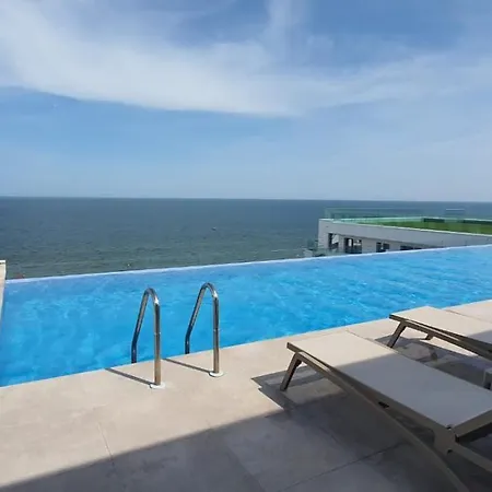 Apartman Infinity Aparthotel- Five Star Pool & 3*